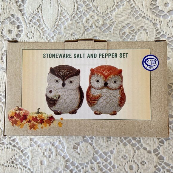 Cracker Barrel Stoneware Owls Salt & Pepper Shakers in Original Box - Picture 10 of 15